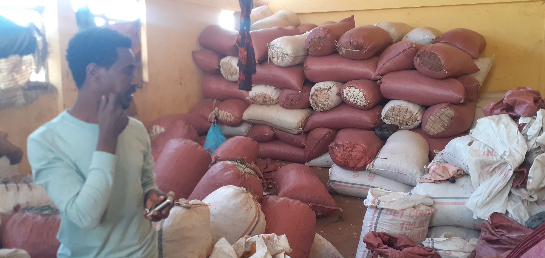 ከጭቃ ውስጥ ወርቅ አግኝተናል፤ በ2016 -17 ዓ.ም የፕላስቲክ መልሶ ማምረቻ ቴክኖሎጂ (ኢንዱስትሪ) ወደ ክልሉ ለማስገባት ዕቅድ አለን፡፡” አቶ ጀምበሩ ተሰማ።